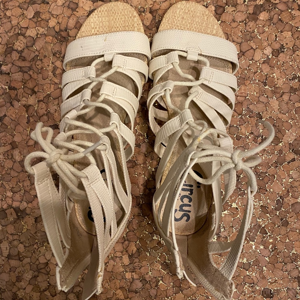 Women’s Stappy Sandals NEVER WORN